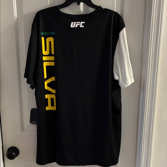 Men’s Reebok UFC Shirt - Picture 8 of 9